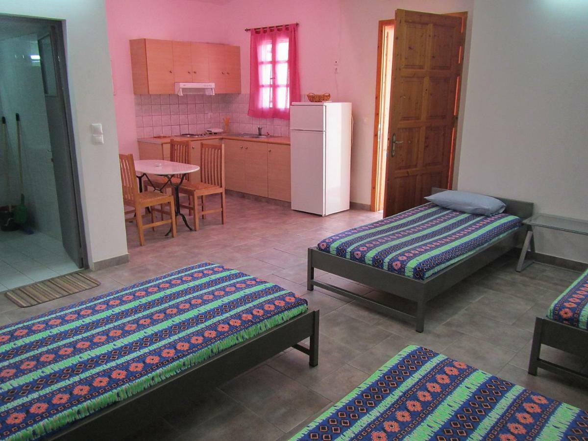 "Action" House In Leonidio 4-Beds 아파트 외부 사진
