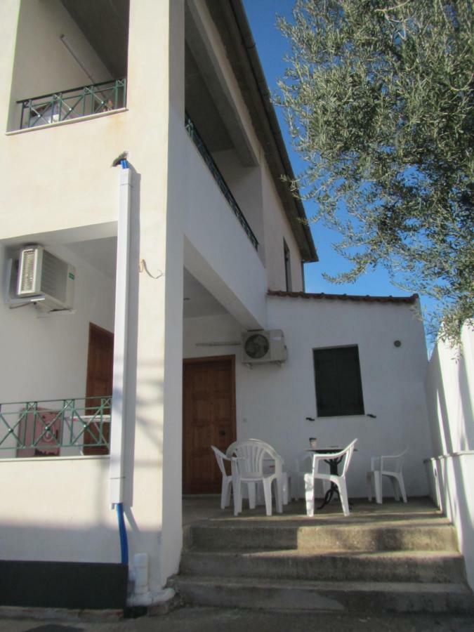"Action" House In Leonidio 4-Beds 아파트 외부 사진